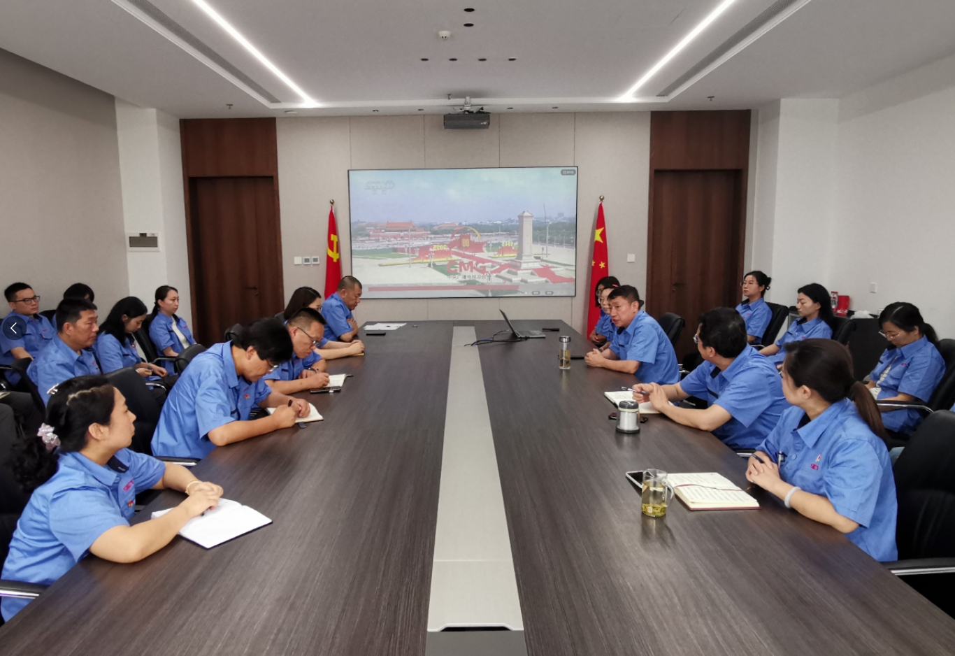 致敬強國榮光 凝聚奮進力量